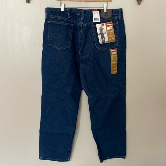 NEW Wrangler Hero Five Star Relaxed Jean.  42x30 - Picture 2 of 7